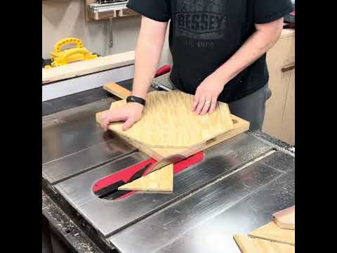 Cutting circles on the table saw! #woodworking #diy — YouTube video thumbnail