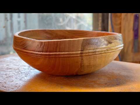 Richard Raffan completes a green rough-turned bowl. — YouTube video thumbnail