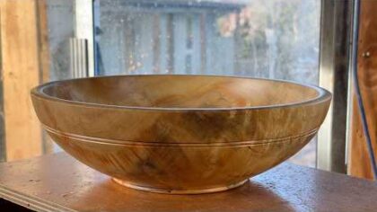 Richard Raffan turns hard dry box elder. — YouTube video thumbnail
