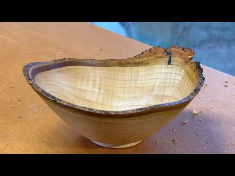 Richard Raffan turns very dry claret ash. — YouTube video thumbnail