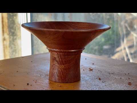 Richard Raffan turns tough and knotty banksia. — YouTube video thumbnail