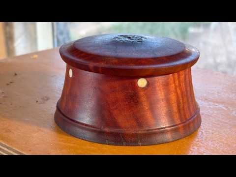 Richard Raffan turns a crossgrain box for the 43rd 4-Ways project. — YouTube video thumbnail