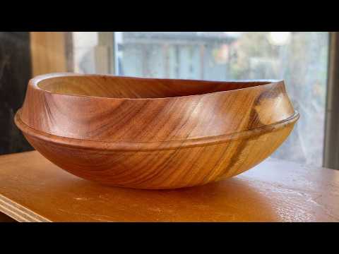 Richard Raffan completes a green rough-turned a manna gum bowl. — YouTube video thumbnail